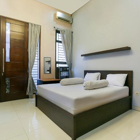 Oyo Life 3520 Indoniaga Palace Tangerang Luaran gambar