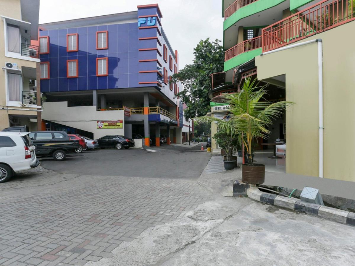 Oyo Life 3520 Indoniaga Palace Tangerang Luaran gambar